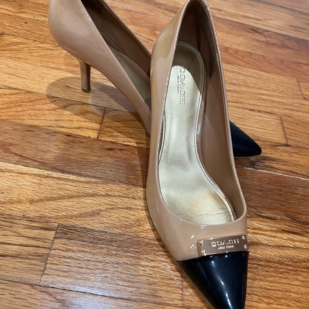 Coach Women's Tan and Black Heels